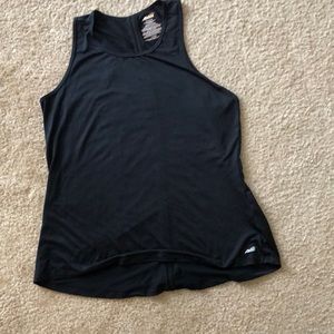 black workout tank